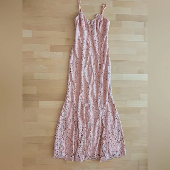 Lulu's Coral Lace Dress - Picture 6 of 9